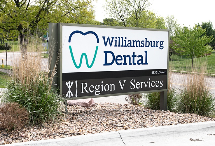 Williamsburg Dental office sign by the road