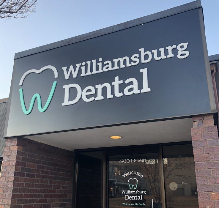 Outside view of Williamsburg Dental East Lincoln