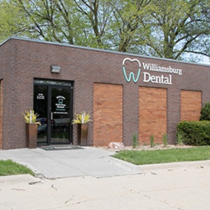 Exterior view of the Williamsburg Dental Northeast Lincoln dental office building