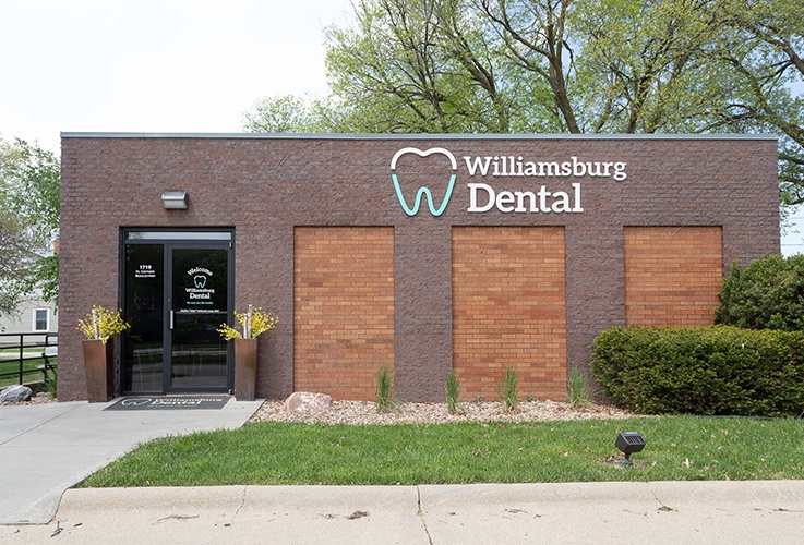 Outside view of Williamsburg Dental Northeast Lincoln dental office building