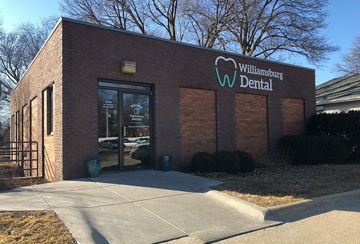 Outside view of Williamsburg Dental Northeast Lincoln dental office building